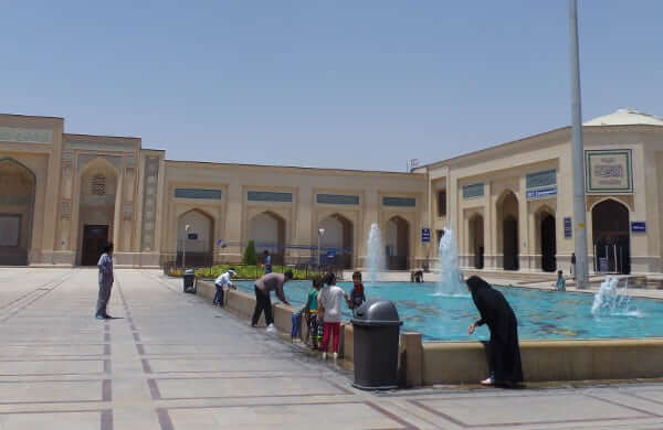 Espaces d'eau à l'intérieur de la mosquée