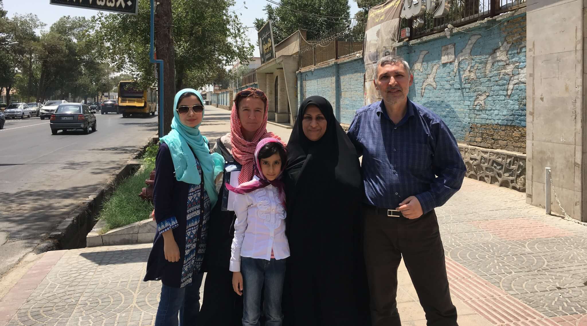 Rencontre avec une famille à Yazd au musée de l'eau