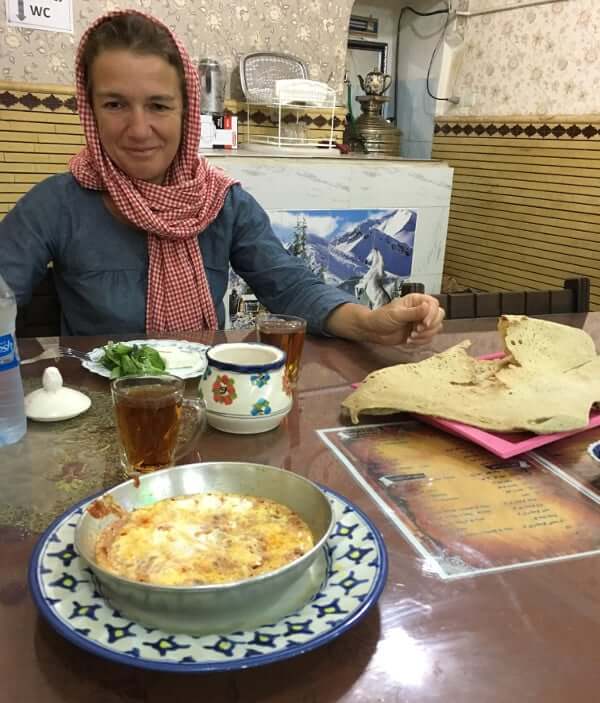 Repas matinal à Yazd