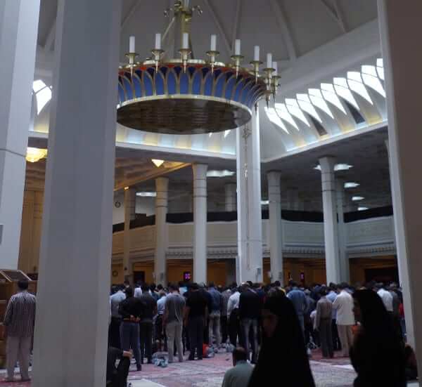 L'intérieur de la mosquée