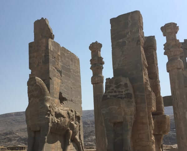 Statues à l'entrée de Persépolis