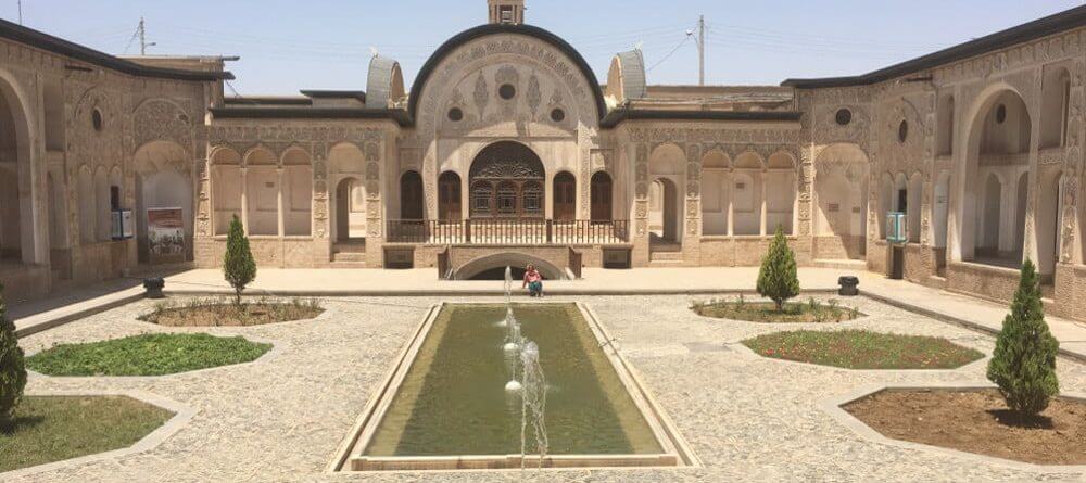 Discovering the villas of Kashan and the Tabatabei house