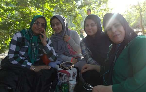 Rencontre d'une famille à Abyaneh